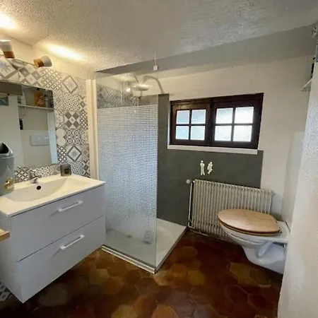 펜션 Maison A Proximite De Barbizon / Fontainebleau / A6 *